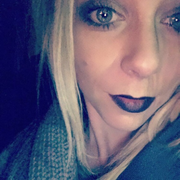 Meet your Posher, Jenna - Picture 1 of 1